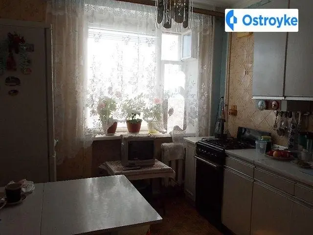 Продаж 3-кімнатної квартири, 63 м², Мелітополь — фото 2