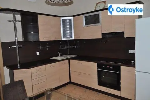 3-комнатная квартира, 120 м², вул. Оболонська, 3, Киев