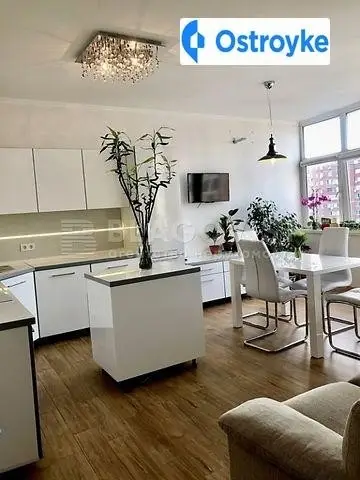 2-кімнатна квартира, 80 м², вул. Драгоманова, 40з, Київ