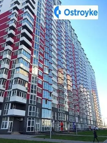 2-кімнатна квартира, 70 м², вул. Драгоманова, 2б, Київ