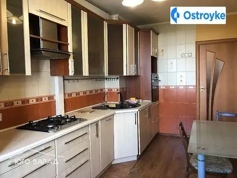 4-кімнатна квартира, 84 м², вул. Бреуса, Одеса