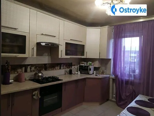 Продаж 3-кімнатної квартири, 77 м², Умань — фото 1