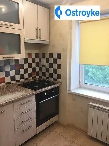 3-кімнатна квартира, 72 м², вул. Ентузіастів, 35, Київ
