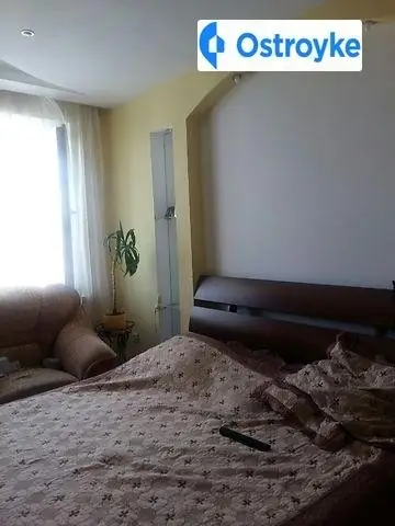 Зелена