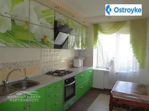 3-комнатная квартира, 68 м², вул. Зіньківська, 1, Полтава