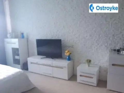 2-кімнатна квартира, 56 м², вул. Іртишська, Київ