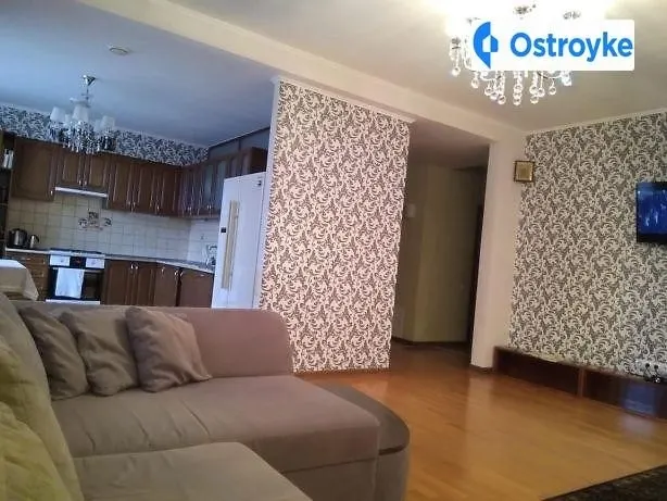 Продаж 4-кімнатної квартири, 150 м², Ужгород — фото 1