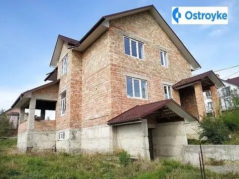 Продажа дома, 246 м², Черновцы