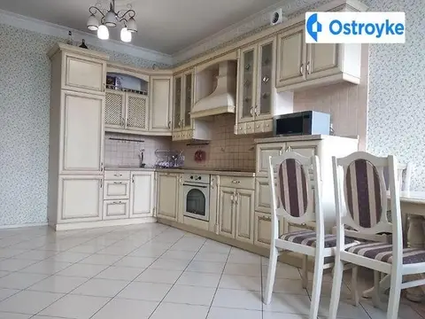 2-комнатная квартира, 86 м², наб. Дніпровська, 14а, Киев
