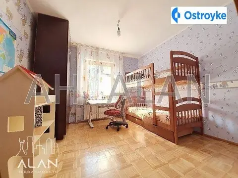 4-кімнатна квартира, 100 м², вул. Цвєтаєвої Марини, 10/87, Київ