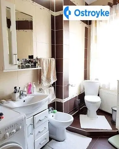 2-комнатная квартира, 84 м², просп. Незалежності, Черновцы