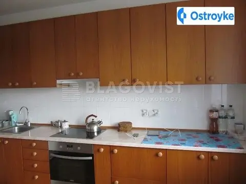 3-кімнатна квартира, 100 м², вул. Гарматна, 38а, Київ