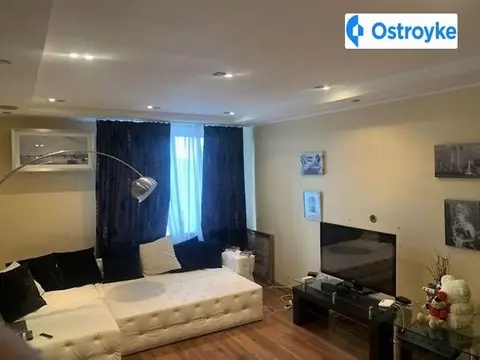2-кімнатна квартира, 80 м², вул. Феодосійська, 14, Київ