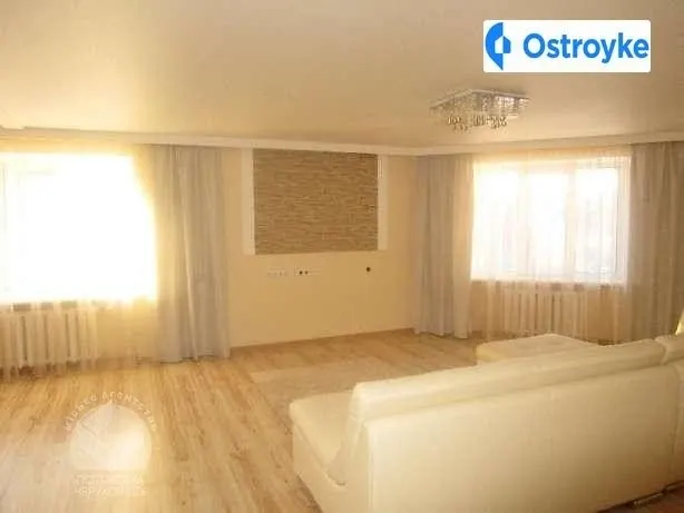 Продаж 3-кімнатної квартири, 127 м², Полтава — фото 1