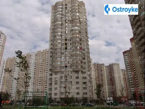 2-комнатная квартира, 55 м², вул. Урлівська, 21а, Киев