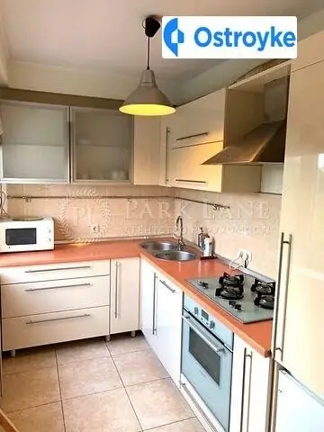 2-комнатная квартира, 45 м², пл. Лесі Українки, 20/22, Киев
