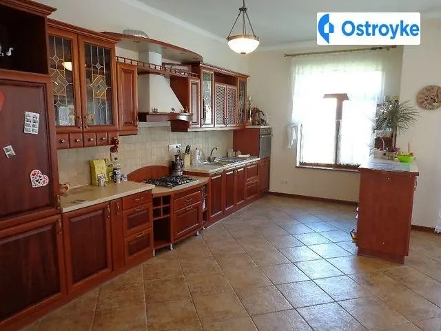 Продаж будинку, 400 м², Яворів — фото 3
