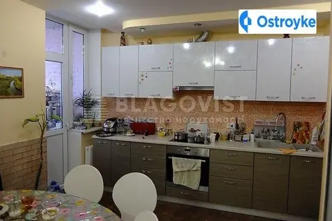 3-кімнатна квартира, 110 м², вул. Анни Ахматової, 30, Київ
