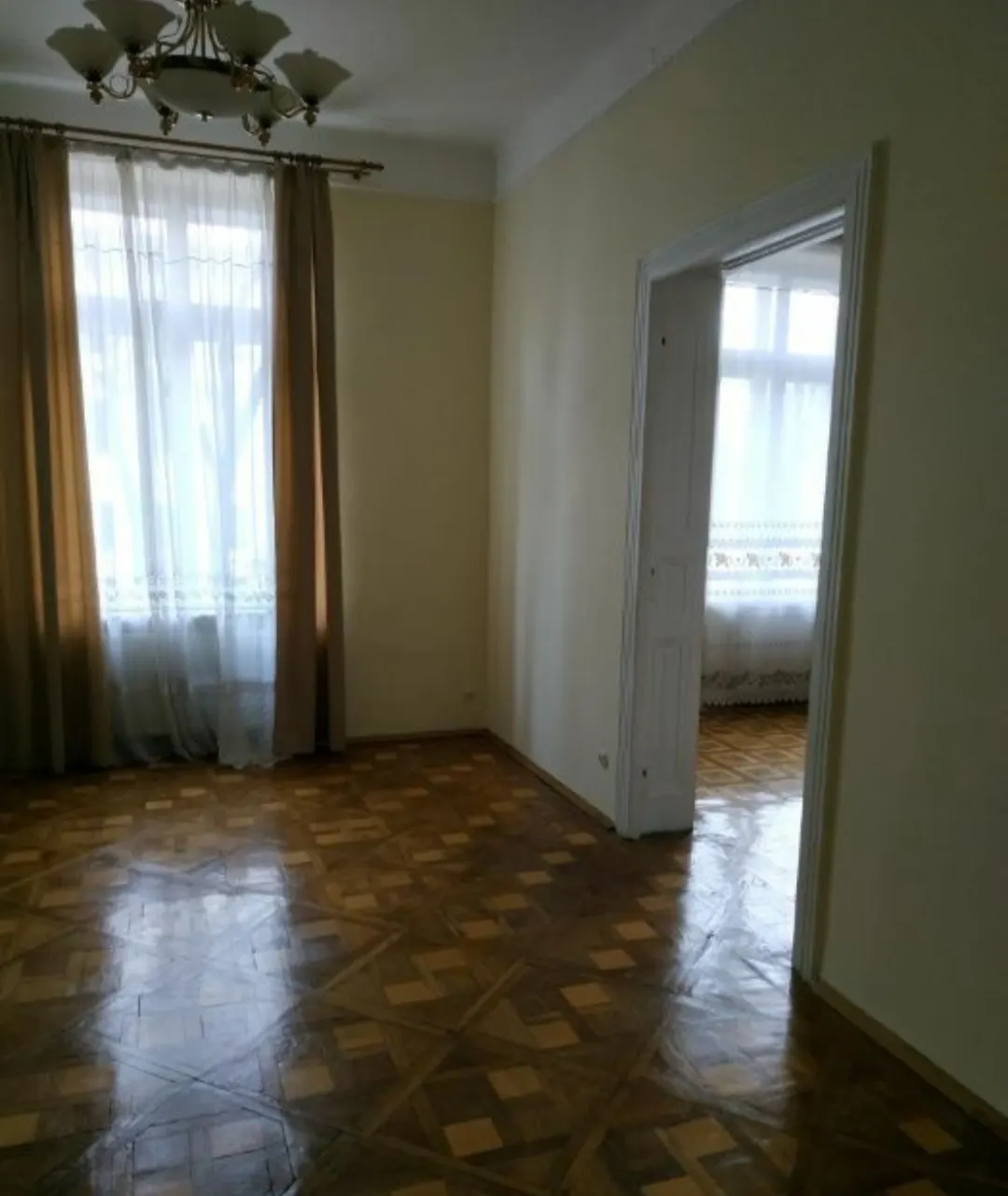 Квартира під офіс в центрі Львова, 3-кімнати 115 кв.м — фото 1