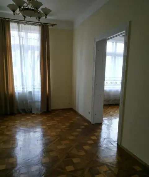 Квартира під офіс в центрі Львова, 3-кімнати 115 кв.м