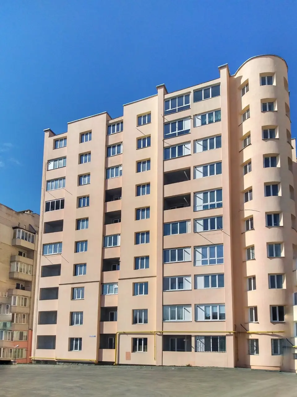 Квартира з ремонтом в новому будинку — фото 3