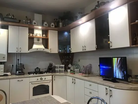 Продам 3-х комнатную квартиру на Канатной!