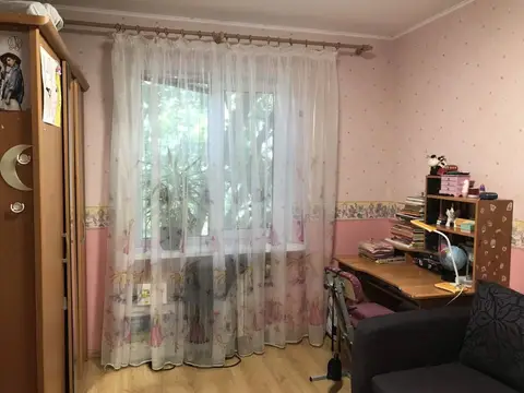 Продам трехкомнатную квартиру в самом центре Таирова