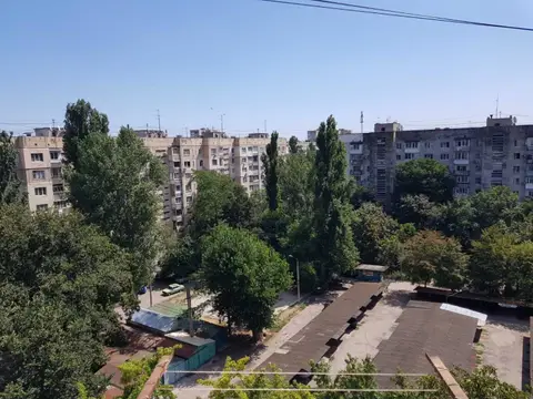 Продам однокомнатную квартиру в жилом состоянии на Ильфа и Петрова