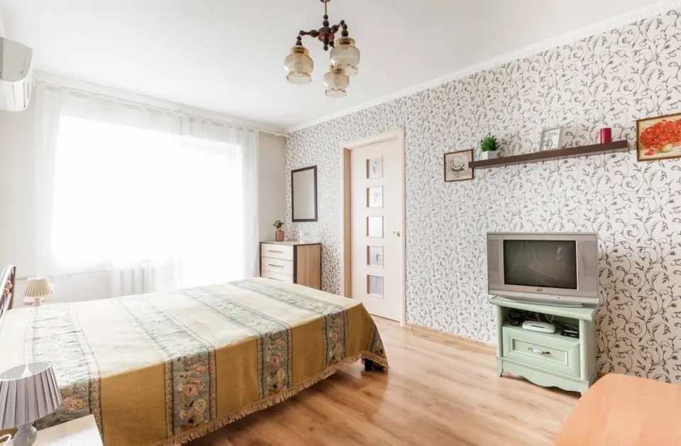 В продаже трёхкомнатная квартира в Приморском районе. — фото 3