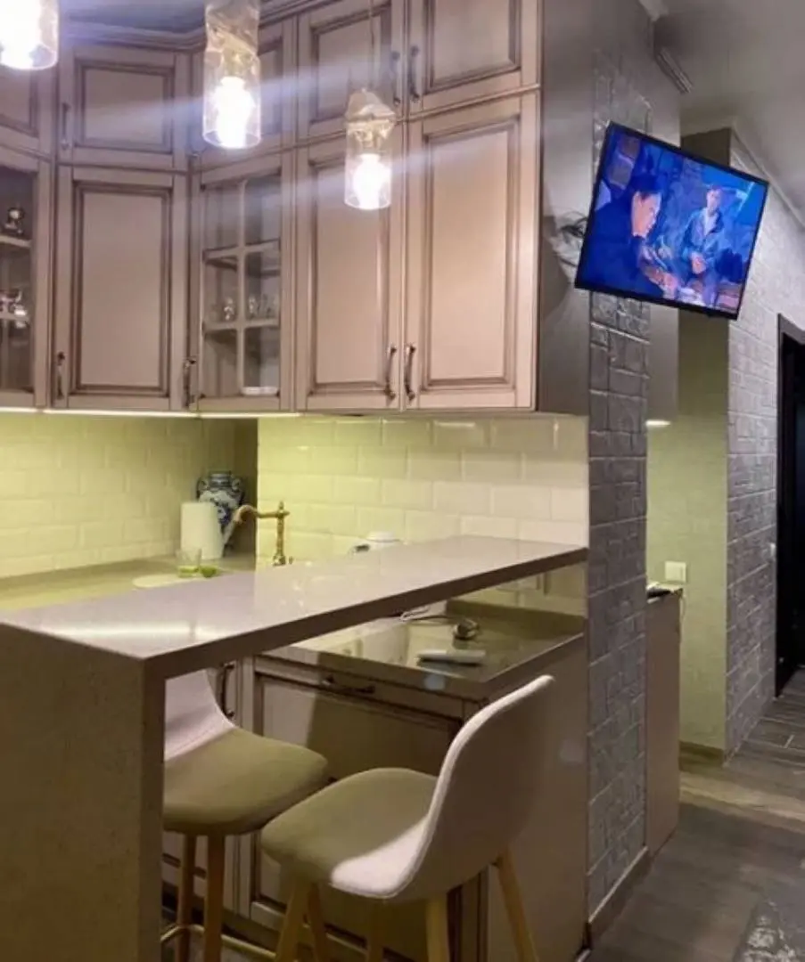 Продам 2-комнатную квартиру с дизайнерским ремонтом — фото 2