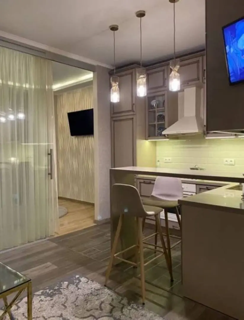 Продам 2-комнатную квартиру с дизайнерским ремонтом — фото 4