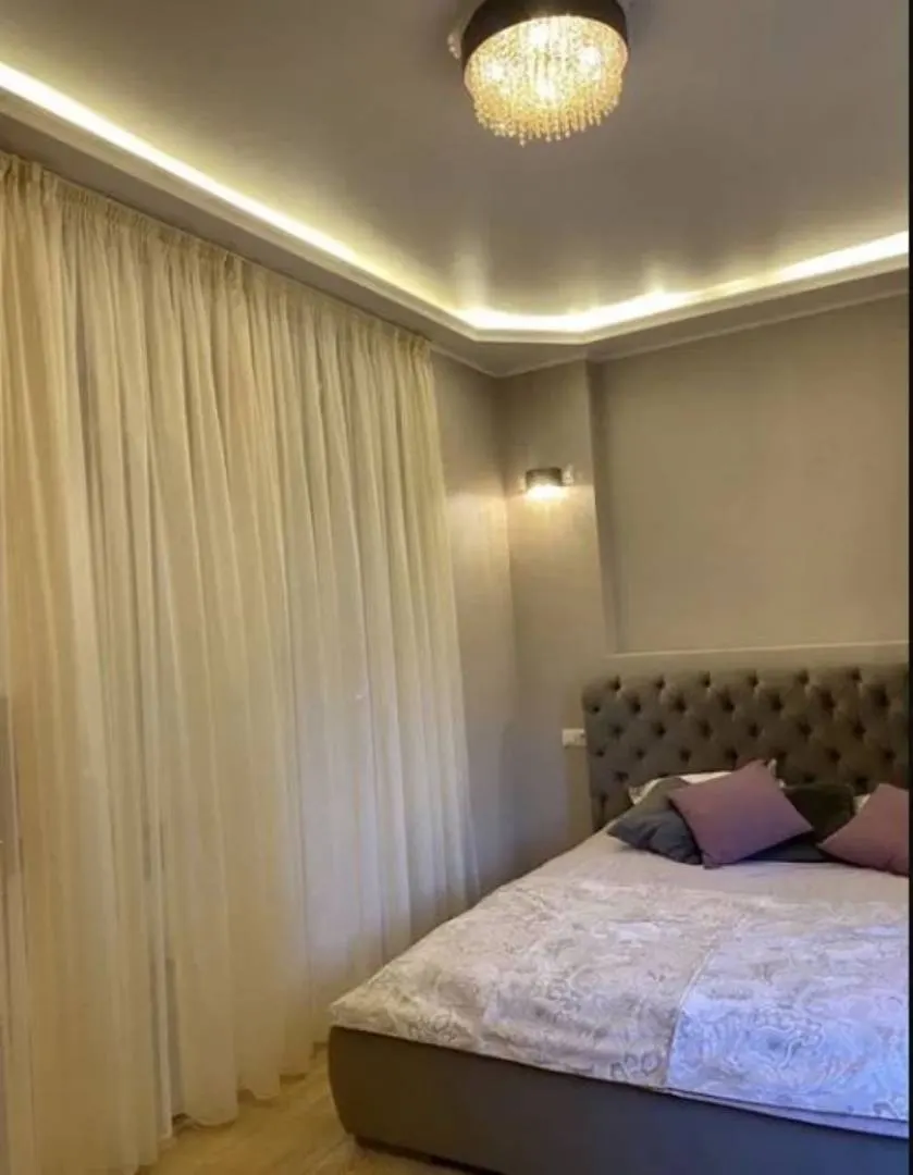 Продам 2-комнатную квартиру с дизайнерским ремонтом — фото 1