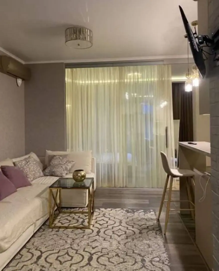 Продам 2-комнатную квартиру с дизайнерским ремонтом — фото 3