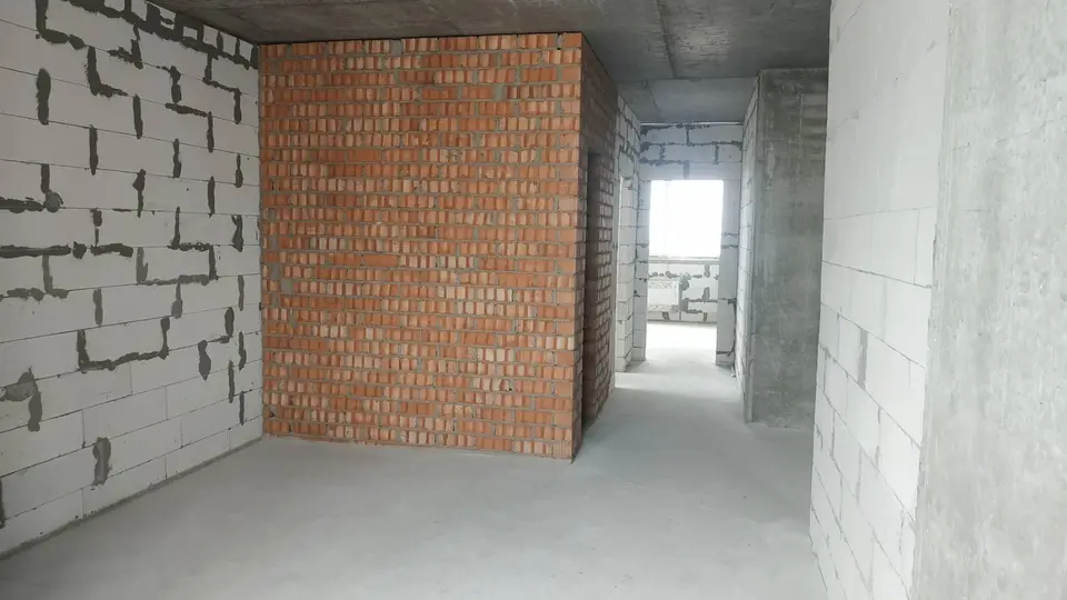 ​Продам 3-комнатную квартиру с большой кухней-гостиной 29 кв.м. на ул. Ак.Сахарова. — фото 5