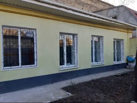 Продам 3-х комнатную квартиру на Черноморского казачества