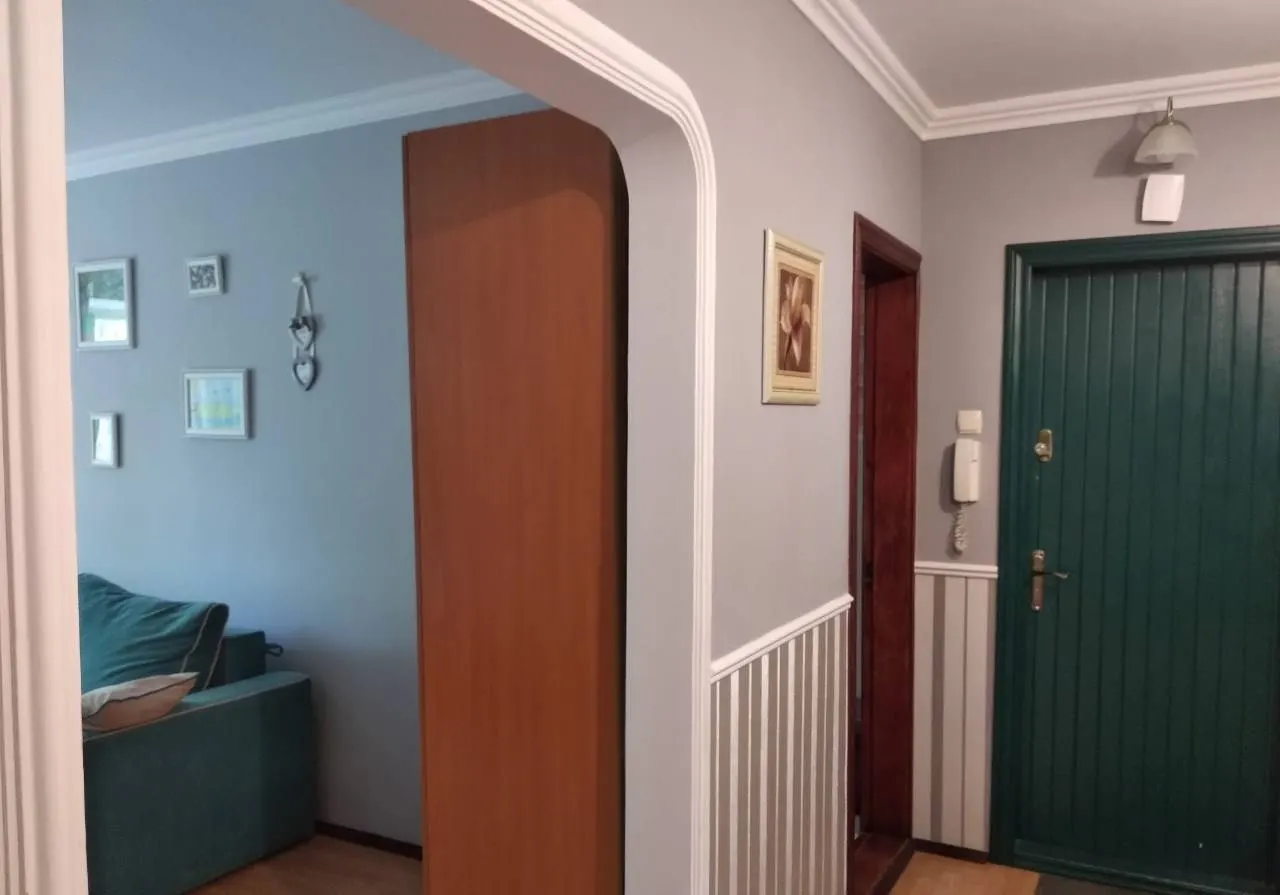 Продам трехкомнатную квартиру — фото 1