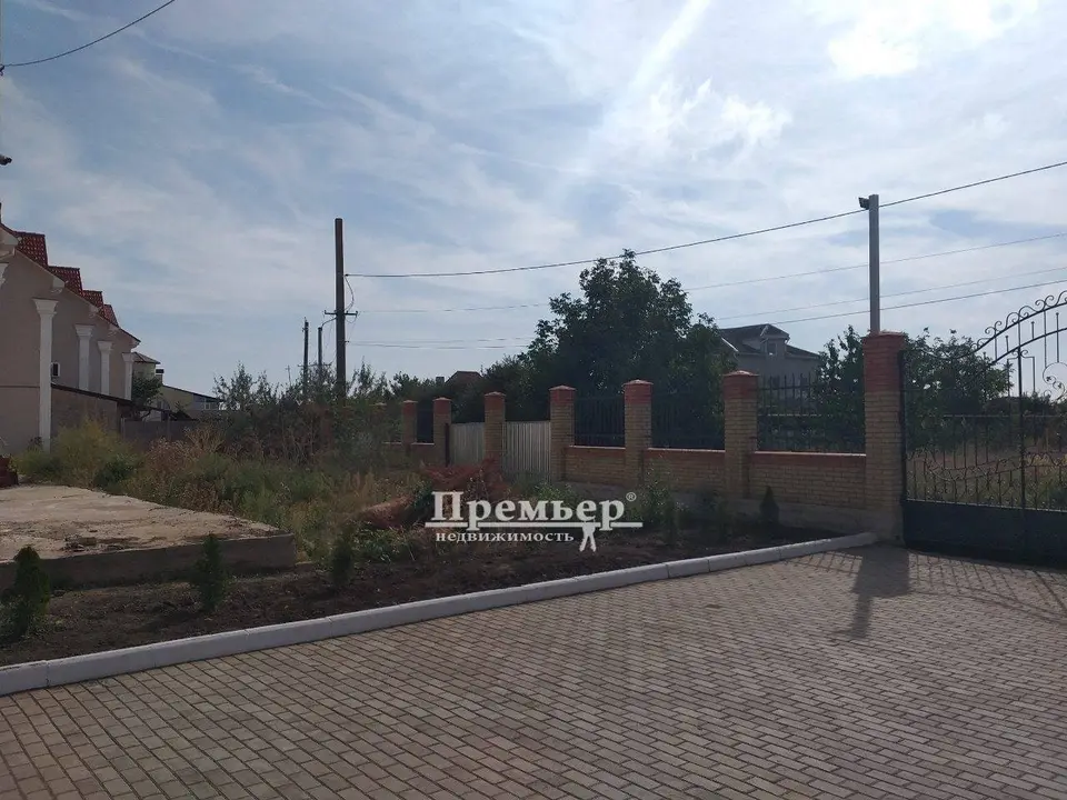 Трехэтажный таунхаус в Черноморске — фото 2