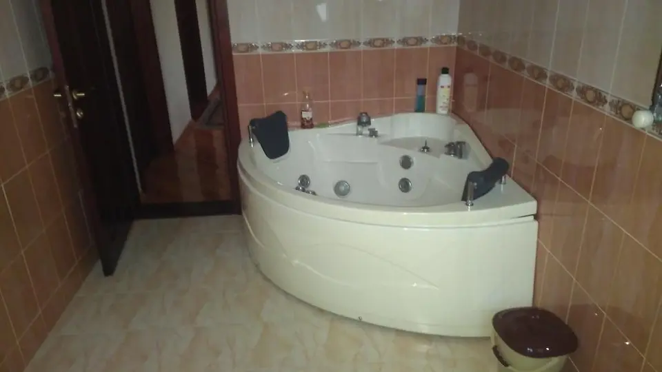 Дом в самом центре Нового Бугова. 380 кв.м — фото 2