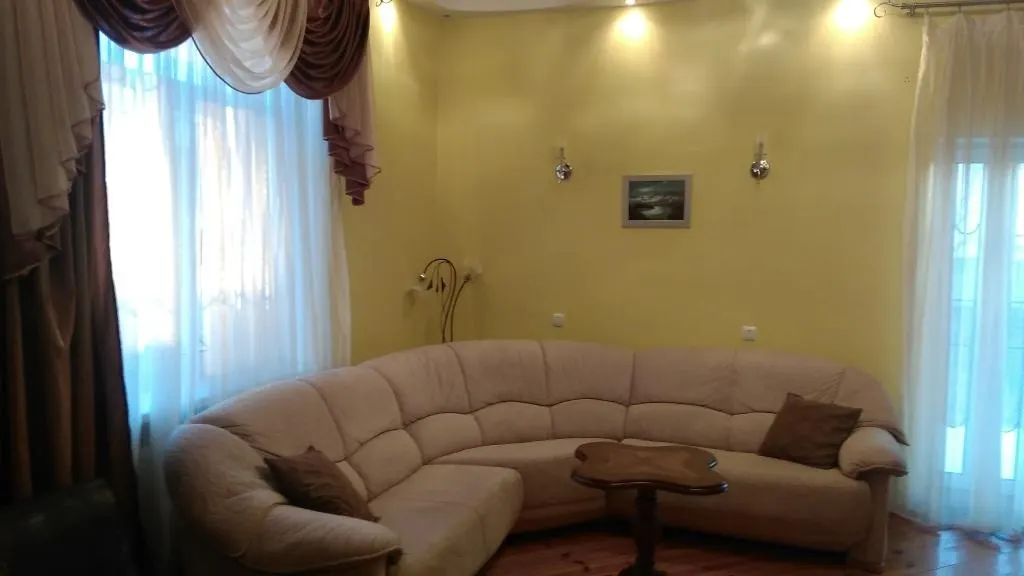 Дом в самом центре Нового Бугова. 380 кв.м — фото 1