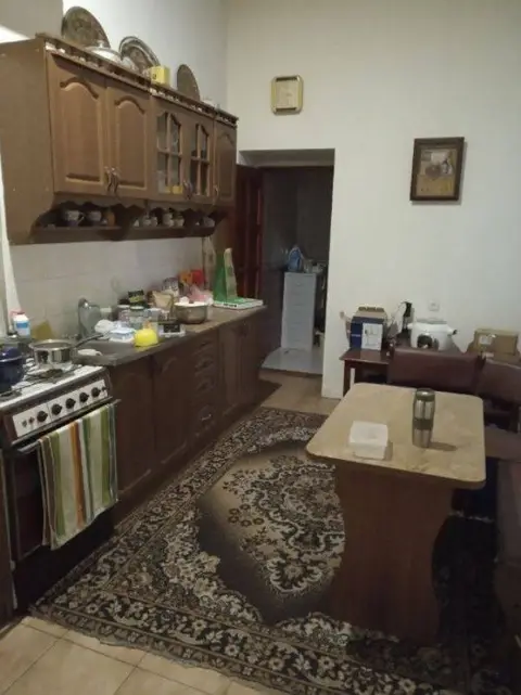 Продается 3-хкомнатная квартира в центре