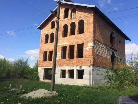 Продам будинок в Добрівлянах