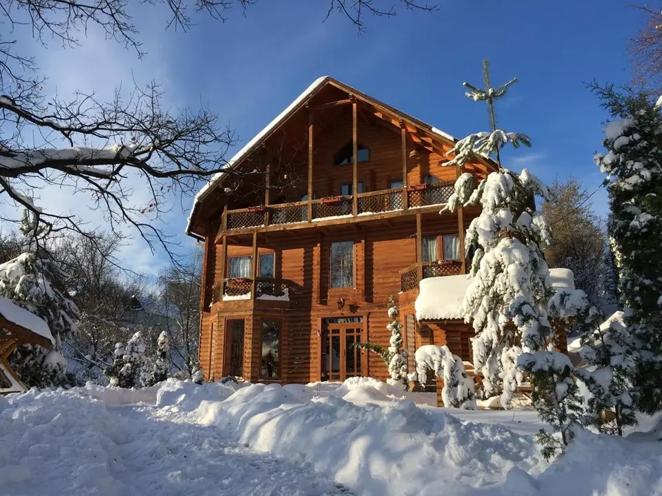 Продам готель у Карпатах — фото 2