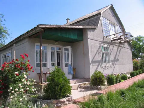 Дом в селе Монаши