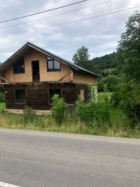 Продаж земельної ділянки та будинку