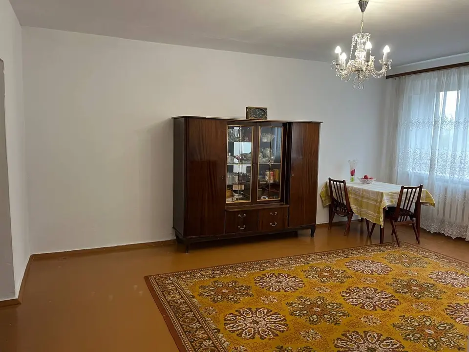 Простора 3х-кімнатна квартира в цегляному будинку — фото 9
