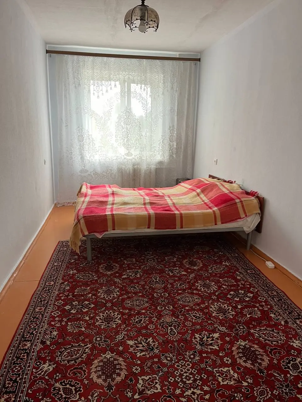Простора 3х-кімнатна квартира в цегляному будинку — фото 11