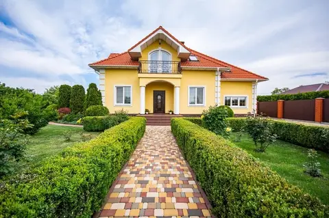 Чудовий будинок з дорогим ремонтом, меблями і технікою поруч з Києвом