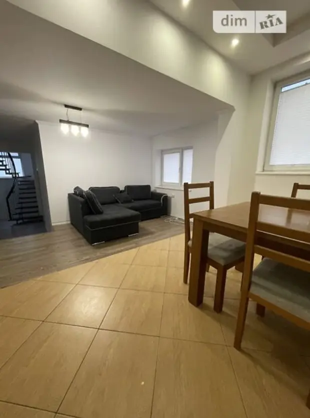 Продаж 2 поверхового будинку з ділянкою на 7 соток, 299 кв. м, 5 кімнат — фото 2