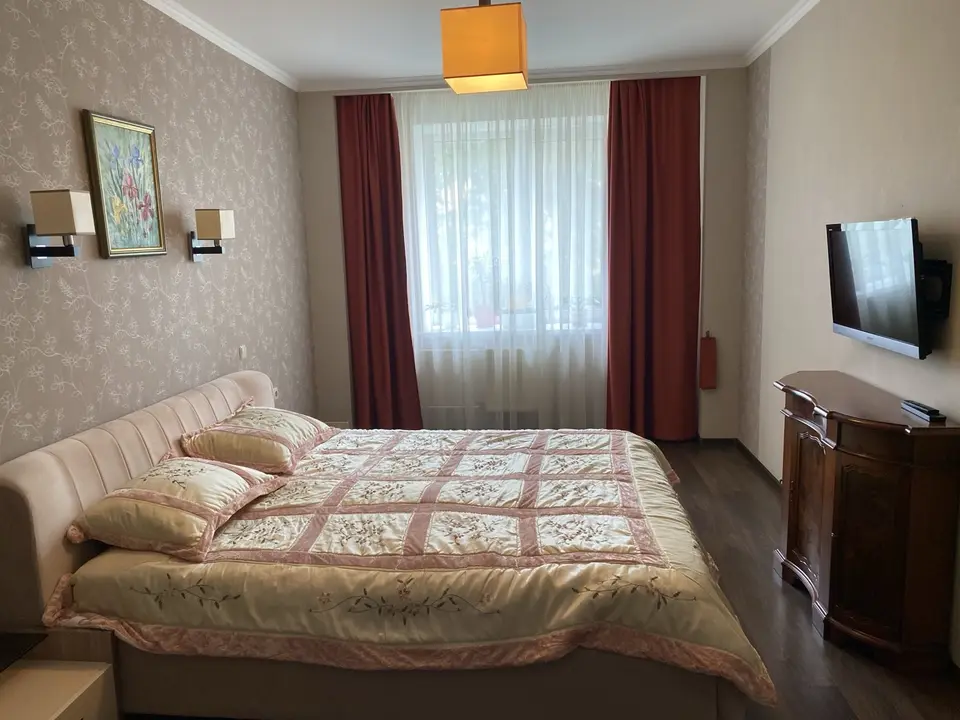 Продам 2 квартиру в новобудові з ремонтом і видом на сосни — фото 4