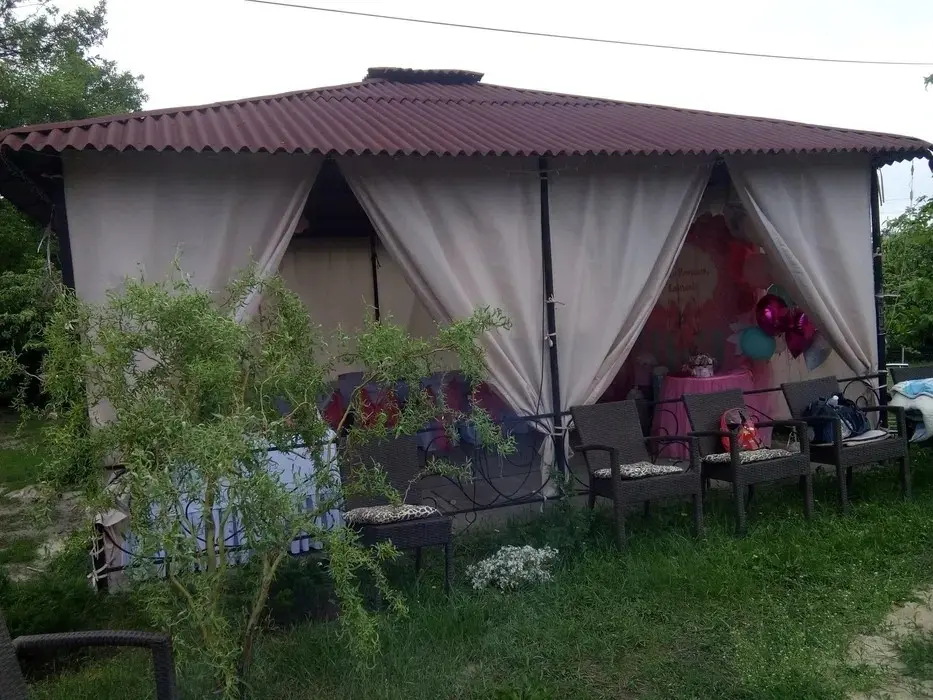 Продається будинок з 20 сотками землі в м. Ізюм Харківської області — фото 6